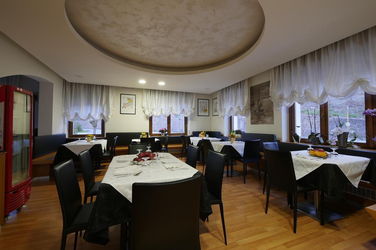 Albergo De March Farra d'Alpago Luaran gambar